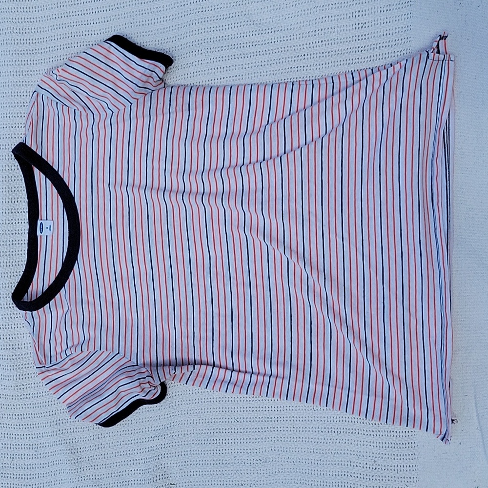 Old Navy Tee shirt
